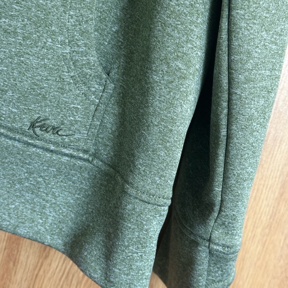 Kavu Women’s Triple Buttom Cowl Neck Top, XL - Picture 4 of 5